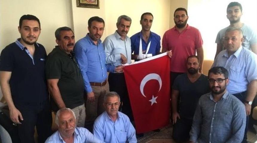 Darbe Gazisine &lsquo;ge&ccedil;miş Olsun&rsquo; Ziyareti