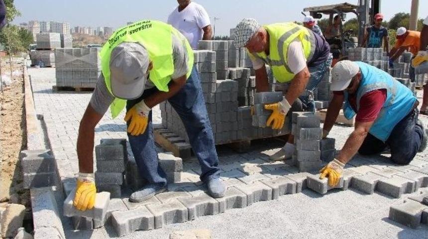 Kuşadası Belediyesi Yol &Ccedil;alışmaları Devam Ediyor