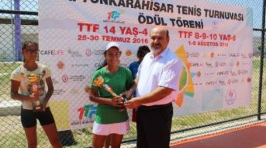 Başkan Konak Tenis&ccedil;ileri Ziyaret Etti