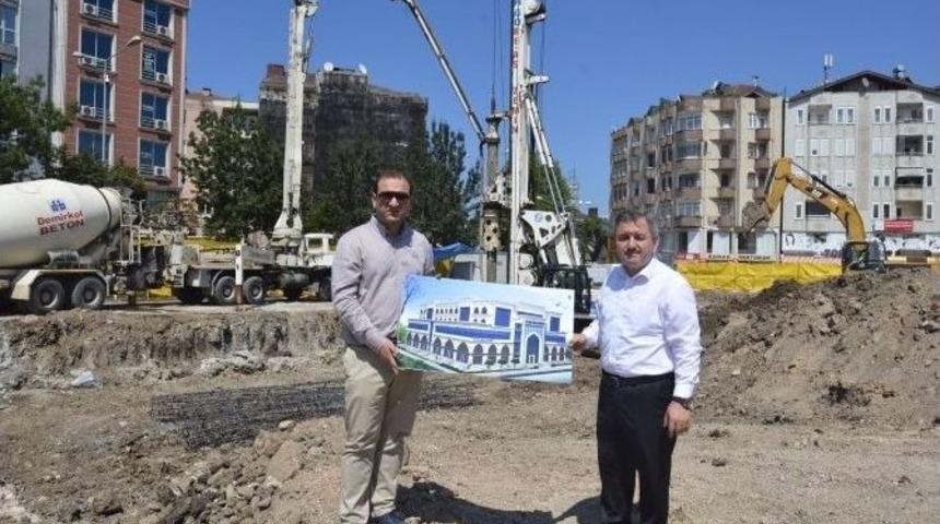 Fatsa Belediye Binası Tam Gaz