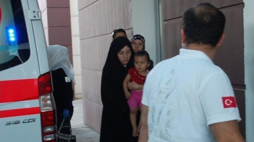 İki Otomobil &Ccedil;arpıştı: 2 Yaralı