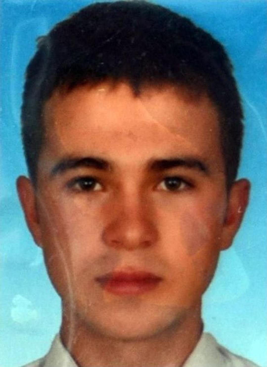 2 Otomobil Kafa Kafaya &Ccedil;arpıştı: 3 &Ouml;l&uuml;, 4 Yaralı