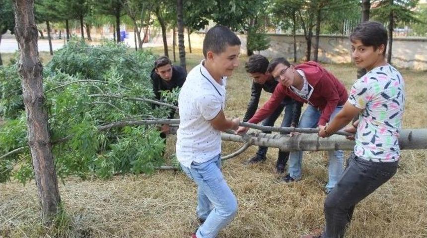 Tavşanlı’da Sağanak Yağış