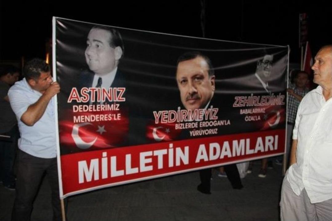 &Ccedil;anakkale&rsquo;de Demokrasi N&ouml;beti S&uuml;r&uuml;yor