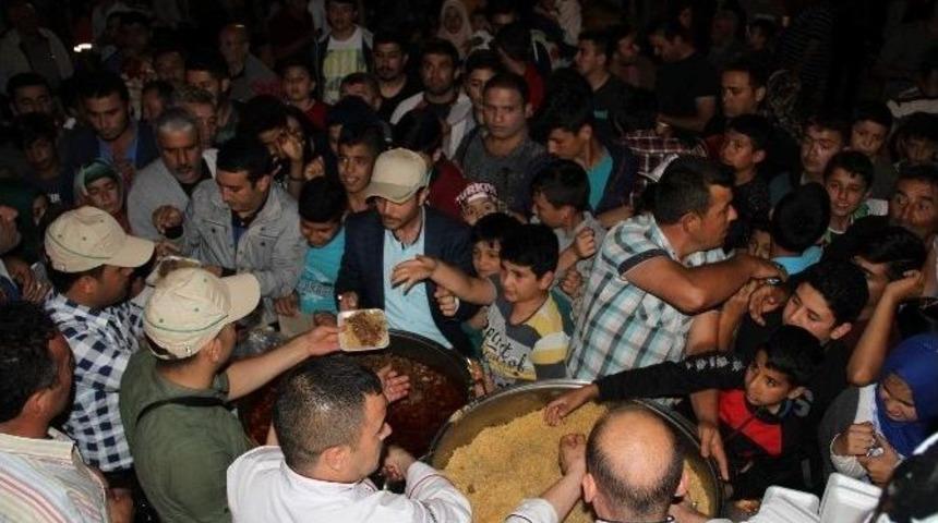 Yozgatlı İş Adamlarından Demokrasi N&ouml;betlerine Destek