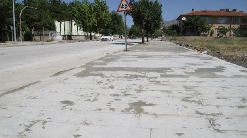 Adnan Menderes Caddesi &Ccedil;alışmaları Tamamlandı