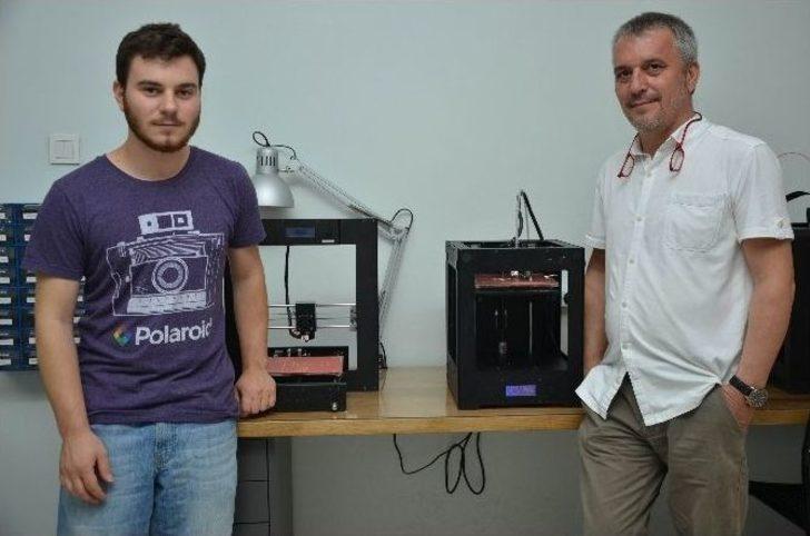 (özel Haber) Baba Oğul Merakla Aldıkları 3 Boyutlu Yazıcının Üretimine Başladı G1