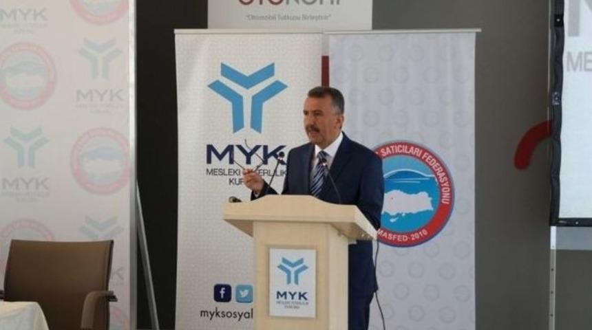 &Ccedil;alışma Ve Sosyal G&uuml;venlik Bakanlığı, 65 Bin Motorlu Ara&ccedil; Satıcısını Meslek Standardına Kavuşturacak