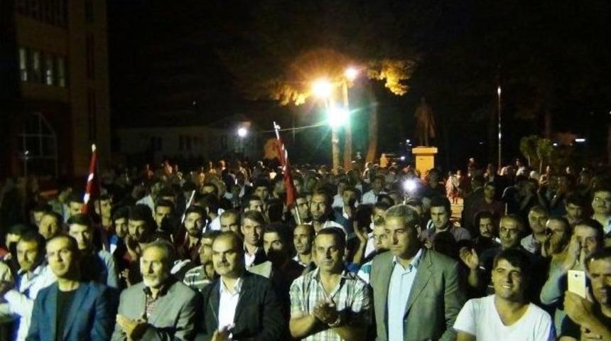 Erciş&rsquo;te Demokrasi N&ouml;beti İlk G&uuml;nk&uuml; Heyecanıyla Devam Ediyor