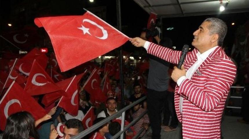 Vanlı &Ccedil;ocuklardan Darbecilere Demokrasi Dersi