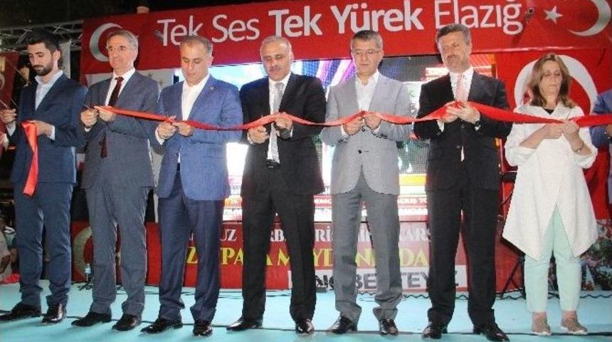 Elazığ&rsquo;da Vatandaşların Demokrasi N&ouml;beti Tuttuğu Meydana &rsquo;15 Temmuz Demokrasi Meydanı&rsquo; Adı Verildi