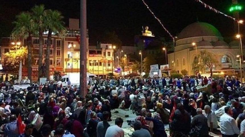 Bandırma&rsquo;da Demokrasi N&ouml;beti S&uuml;r&uuml;yor