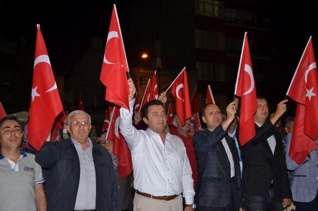 Boz&uuml;y&uuml;kl&uuml;ler Demokrasi N&ouml;betini S&uuml;rd&uuml;r&uuml;yor