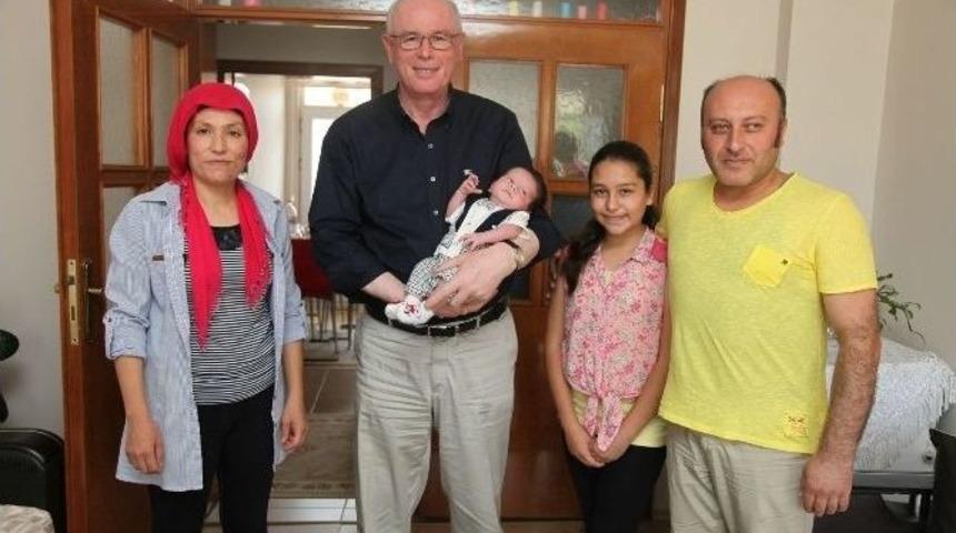Başkan Kurt&rsquo;tan Hoşgeldin Bebek Ziyareti
