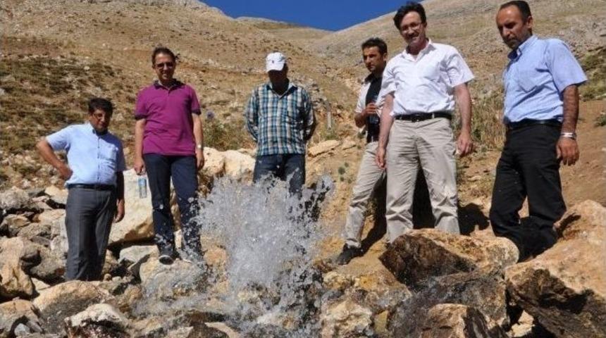 Sincik Halkı Beran İ&ccedil;me Suyu İ&ccedil;in G&uuml;n Sayıyor