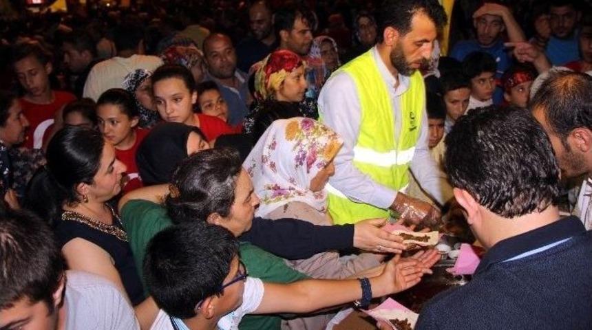 Demokrasi N&ouml;betine Beşir Derneği Desteği