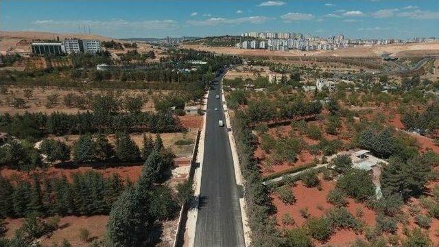 Büyükşehir Yol Genişletme Ve Asfaltlama Çalışmalarına Devam Ediyor