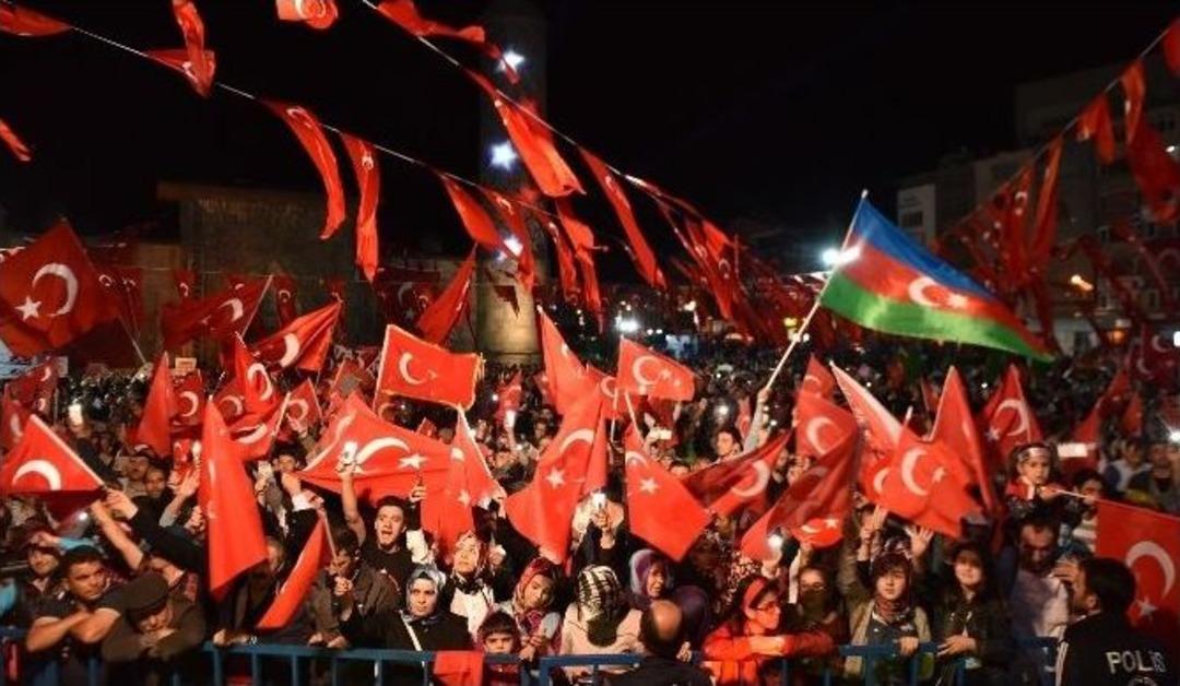 Dadaşlar Vatan İ&ccedil;in Tek Ses Tek Y&uuml;rek Oldu