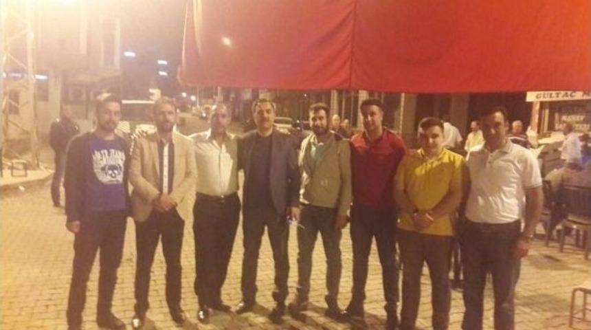 Adilcevazlı Gen&ccedil;ler Ahlat&rsquo;ta Demokrasi N&ouml;betine Katıldı