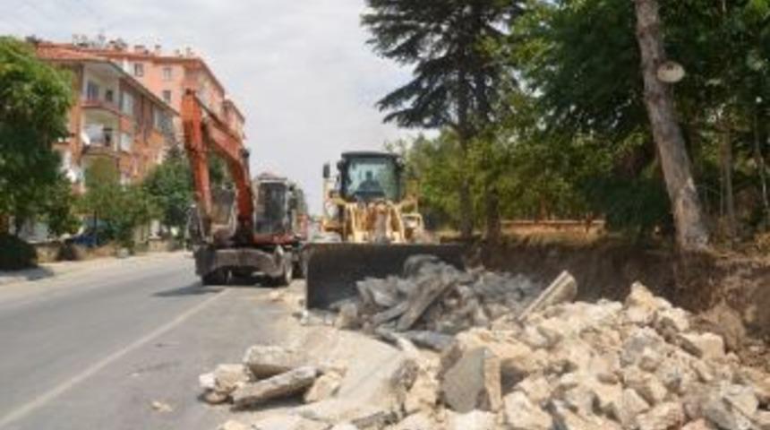 Ereğli Belediyesi Halkapınar Yolunu Genişletiyor