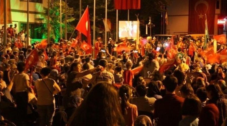 Osmanelililer Demokrasi N&ouml;betini S&uuml;rd&uuml;r&uuml;yor