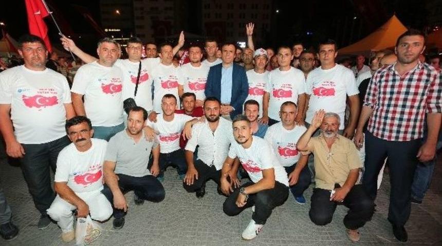 Gen&ccedil;: &ldquo;şehitlerimizin Emaneti Olan Meydanlara Sahip &Ccedil;ıkıyoruz&rdquo;