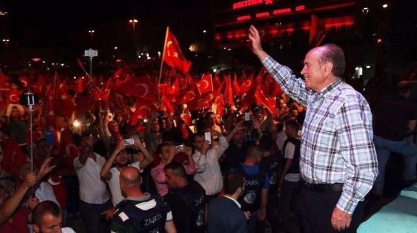 Başkan Topbaş, G&uuml;ng&ouml;renlilerle N&ouml;bette