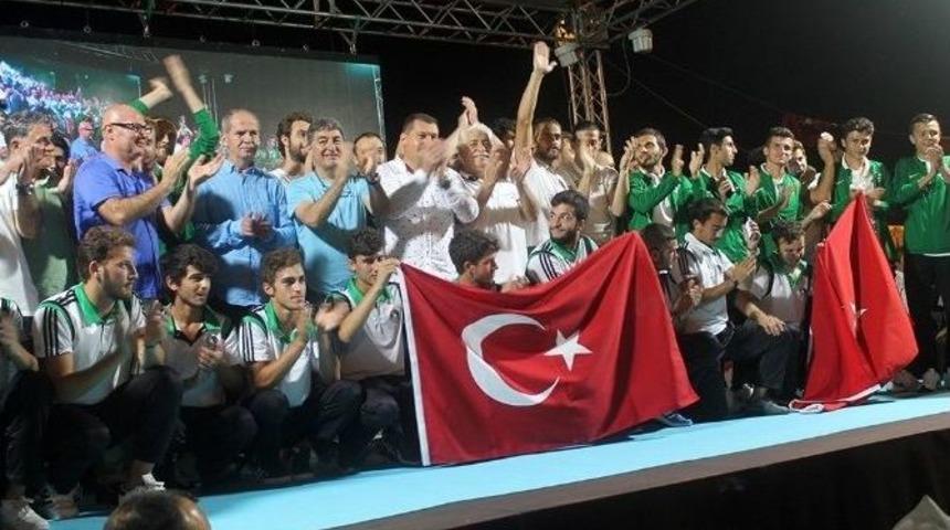 Sakaryaspor Demokrasi N&ouml;betinde