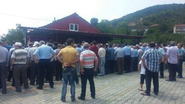 Beylik Tabancasıyla Kendini Vuran Polis, Son Yolculuğuna Uğurlandı