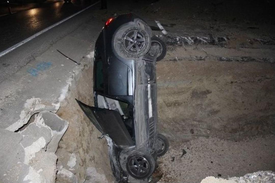 Otomobil &Ccedil;ukura D&uuml;şt&uuml;: 5 Yaralı