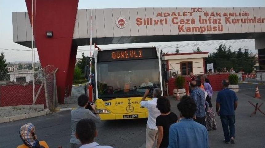Silivri Cezaevi&rsquo;ndeki Erler Otob&uuml;slerle Birliklerine G&ouml;nderildi