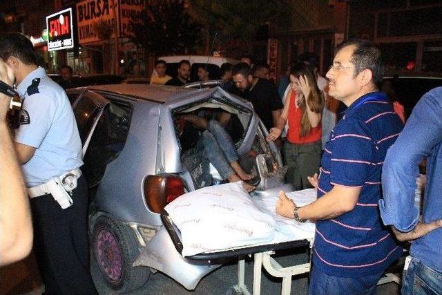 Çarptığı Otomobilin Bagajına Girdi