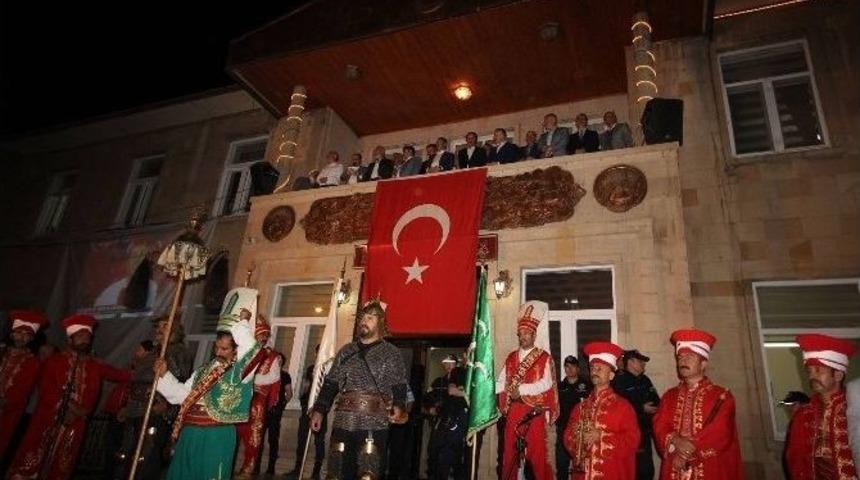 Bakan Ağbal Memleketinde Demokrasi N&ouml;betinde