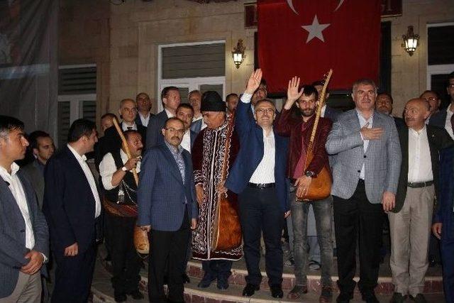 Bakan Ağbal Memleketinde Demokrasi Nöbetinde