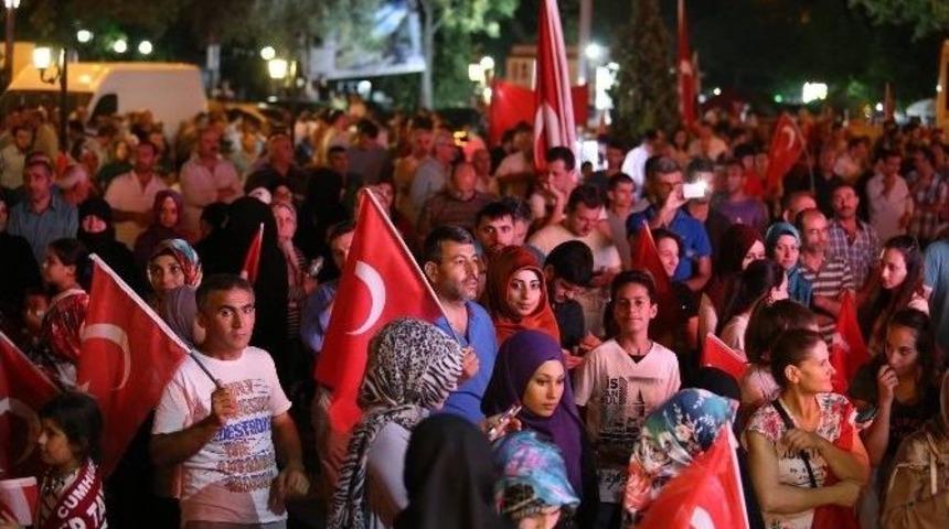 Top&ccedil;u N&ouml;bet Tutan Vatandaşlara Seslendi