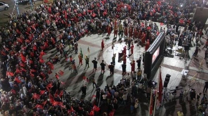 Demokrasi N&ouml;betinde Mehteran Coşkusu