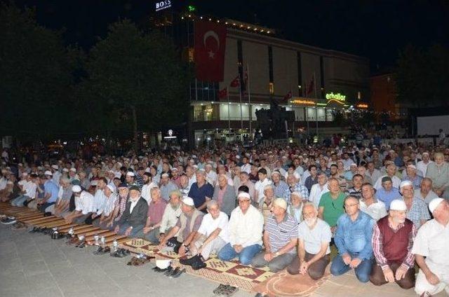 Demokrasi Nöbetinde Mehteran Coşkusu