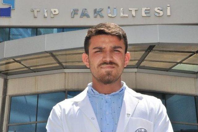 Harp Okulundan Ayrılmak Zorunda Kalan Genç, Tıp Fakültesini Kazandı