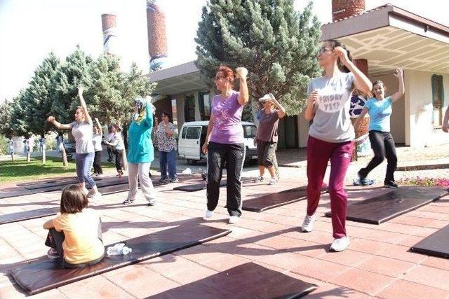 Odunpazarı’nda Kadınlar Spor Yaparak Sağlıklı Kalıyor