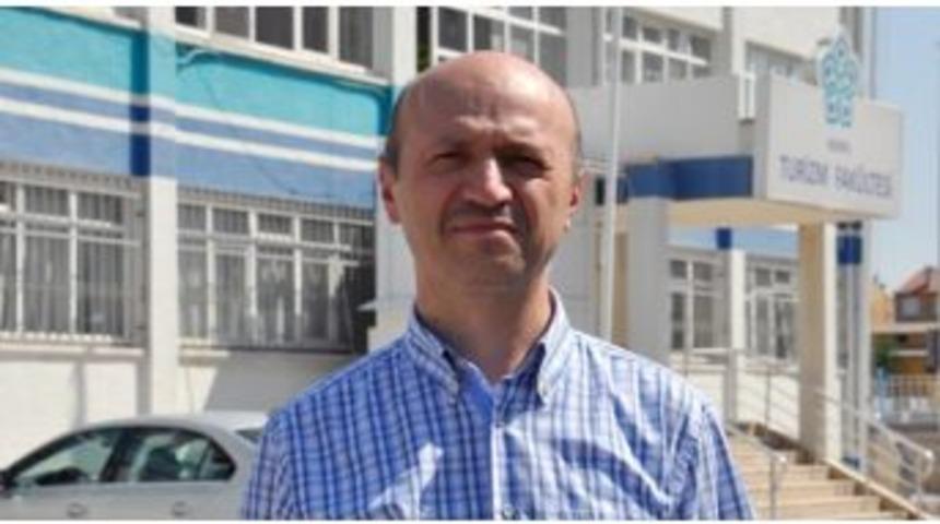 Ne&uuml; Turizm Fak&uuml;ltesi &Ouml;ğrencileri &Ouml;nemli Bir İş Deneyimiyle Mezun Oluyor