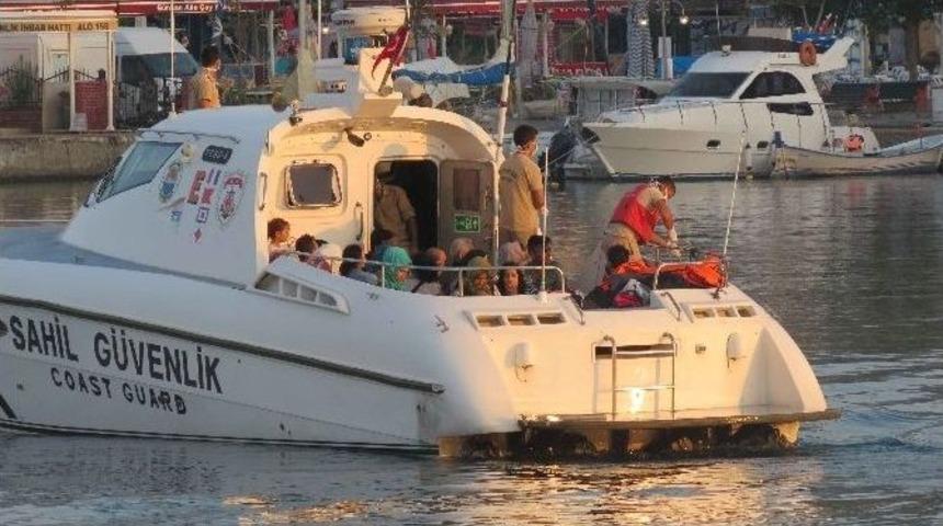 Sahil G&uuml;venlik 22 G&ouml;&ccedil;meni Kurtardı