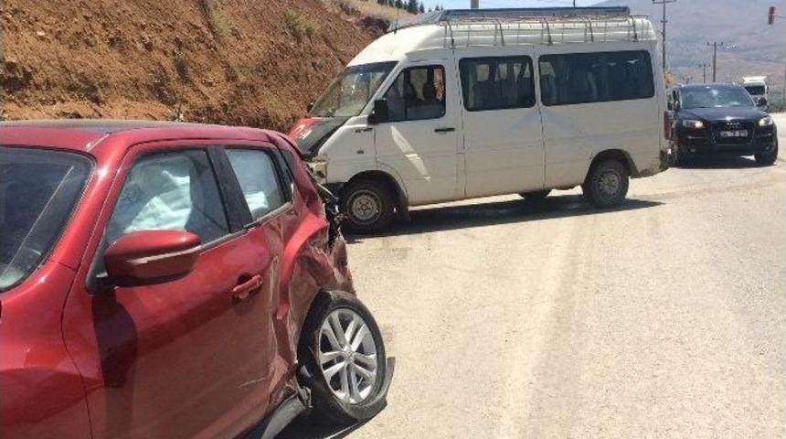 Elazığ&rsquo;da Trafik Kazası: 5 Yaralı