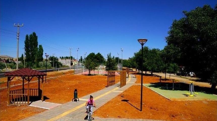 B&uuml;y&uuml;kşehir Belediyesinden Erkenek Mahallesine 7 D&ouml;n&uuml;ml&uuml;k Park