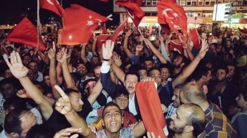 Romanların Coşkusu Başkan Tok&rsquo;u Kuşattı