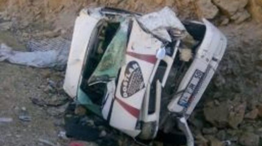 Mevsimlik İş&ccedil;ileri Taşıyan Minib&uuml;s Devrildi: 16 Yaralı