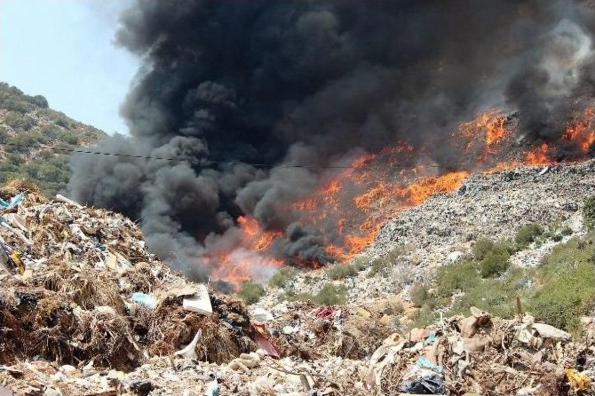 Bodrum&rsquo;da &Ccedil;&ouml;pl&uuml;k Alanda Yangın