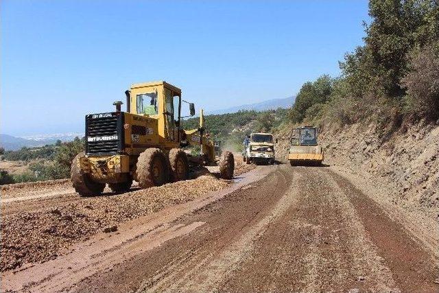 Kumluca’da, Karagöl Yayla Yolu Asfaltlanıyor