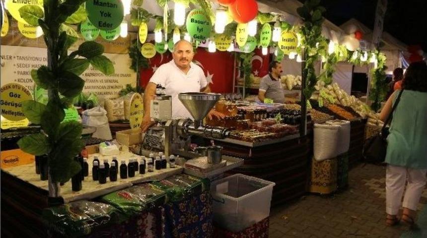 &lsquo;lezzet Ş&ouml;leni&rsquo; Altınoluk&rsquo;ta A&ccedil;ıldı