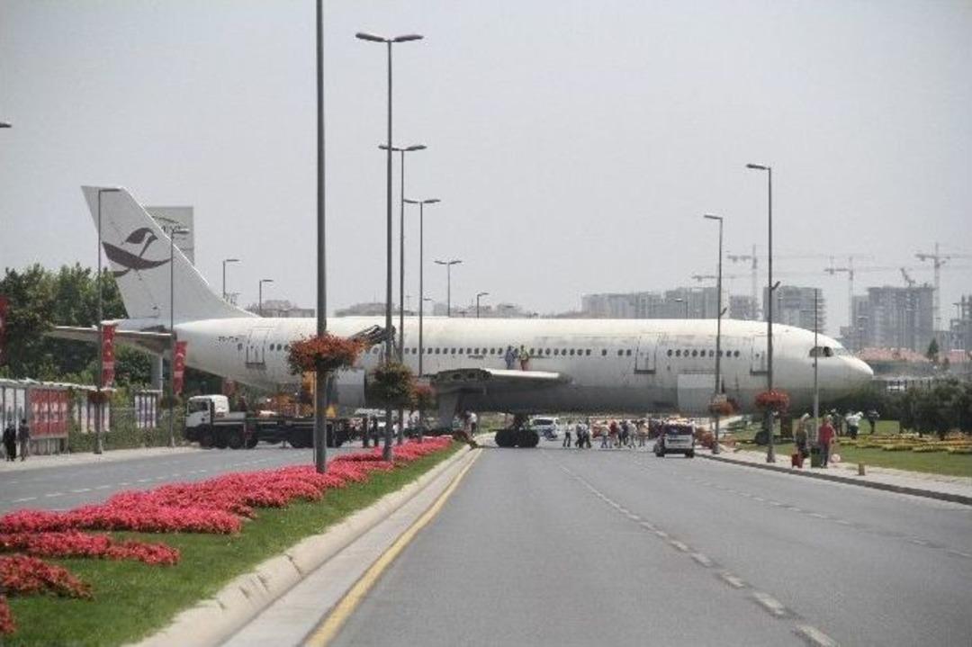 U&ccedil;ak &Ccedil;ekildi, Yol Trafiğe A&ccedil;ıldı