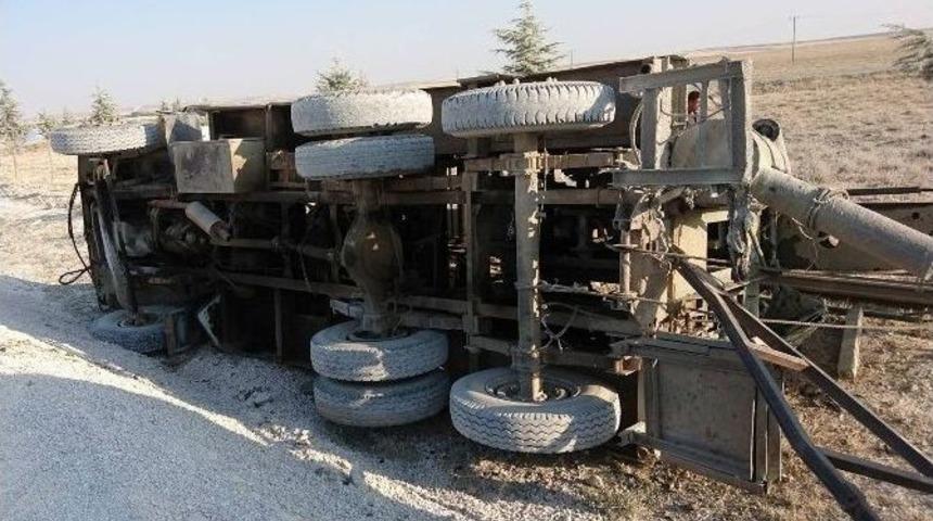 Kulu&rsquo;da İş Makinesi Devrildi